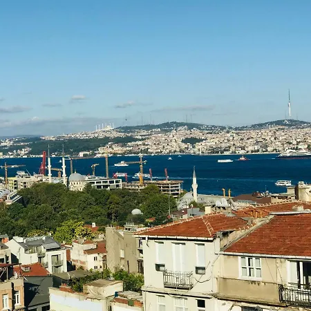 Lovely Galata With Bosporus View Terrace בית הארחה איסטמבול